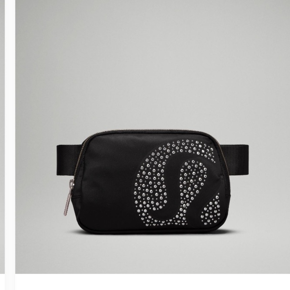Lululemon everywhere belt bag studded NWL 1L